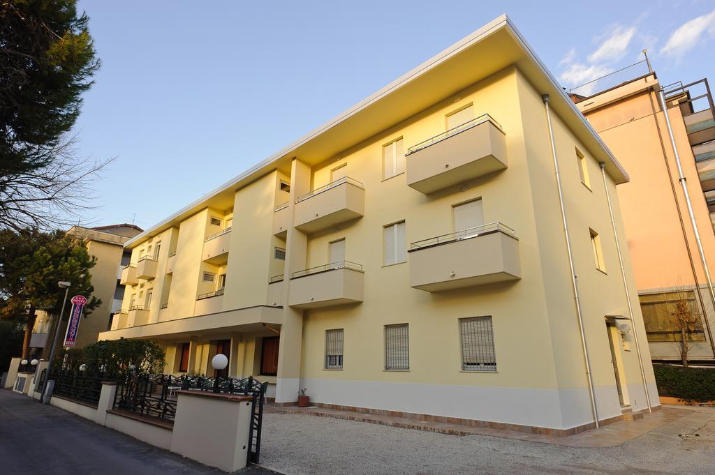 Hotel Vannucci Rimini Exterior foto