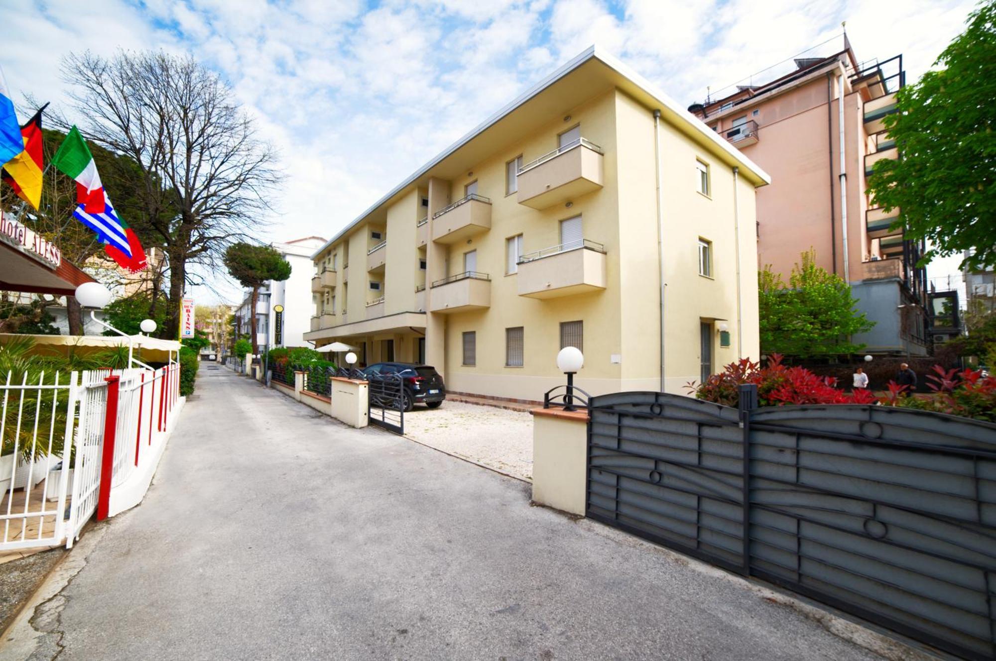 Hotel Vannucci Rimini Exterior foto