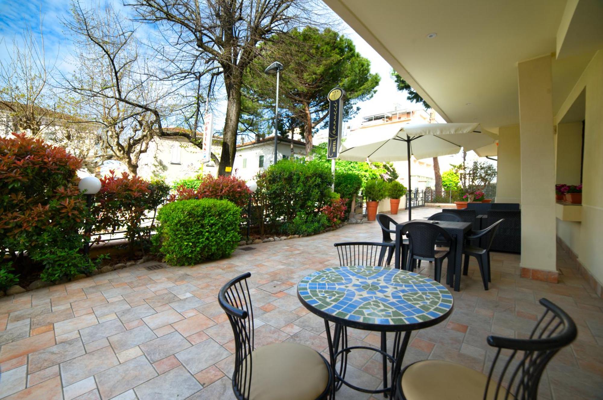 Hotel Vannucci Rimini Exterior foto