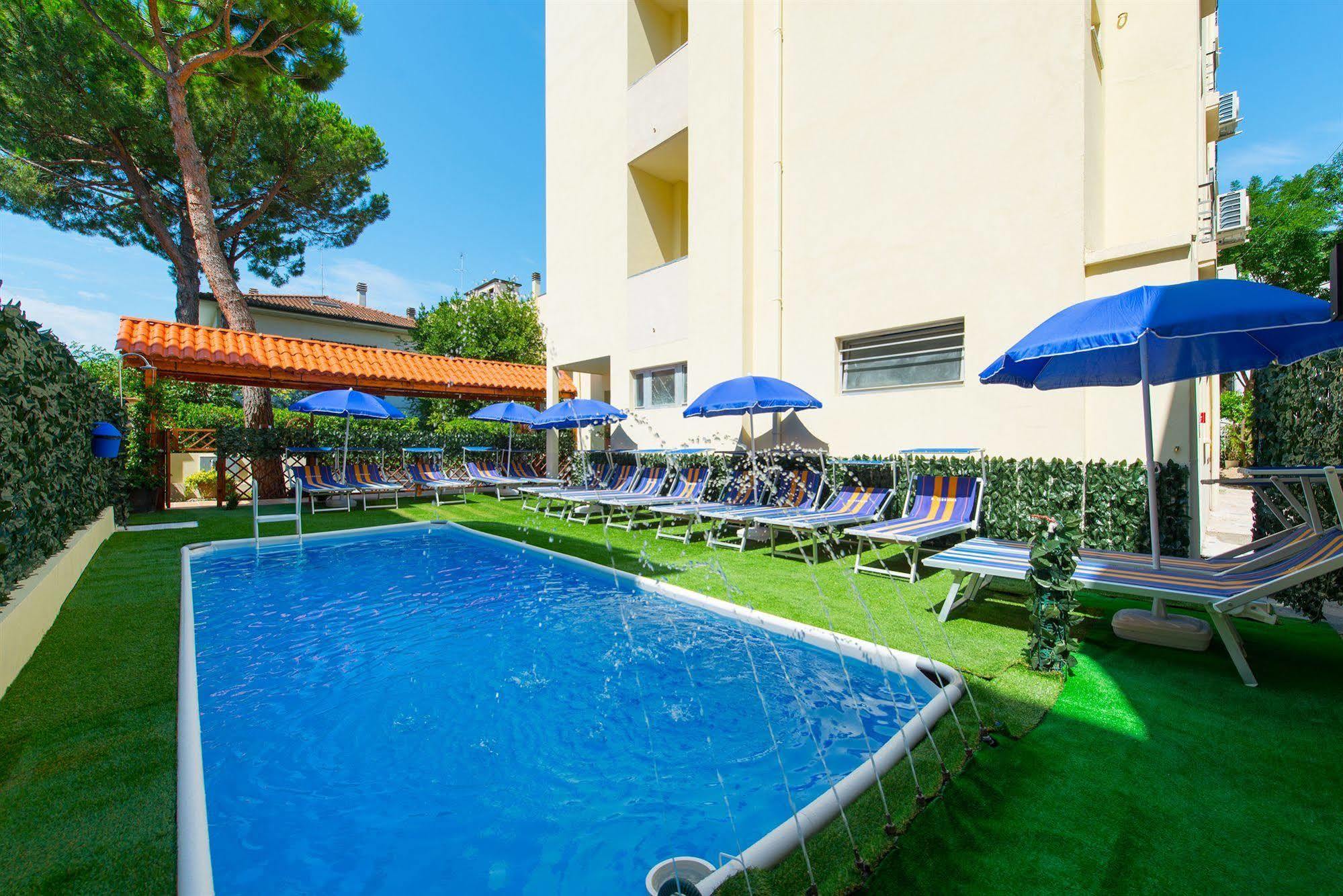 Hotel Vannucci Rimini Exterior foto