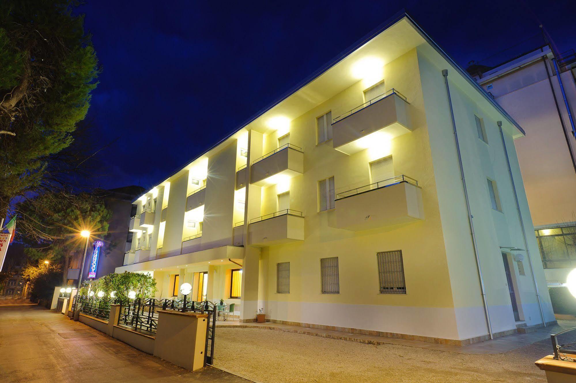 Hotel Vannucci Rimini Exterior foto